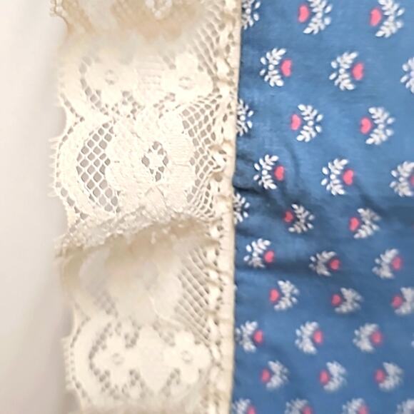 Country Blue w/ Pink and White Design Ivory Laced Edge Table Runner 52" x 16" - Picture 4 of 6